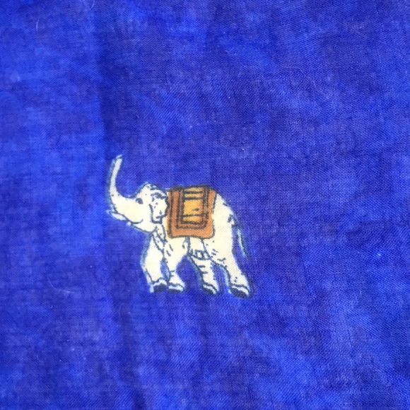 Stunning Elephant Print Sarong. - Picture 4 of 10